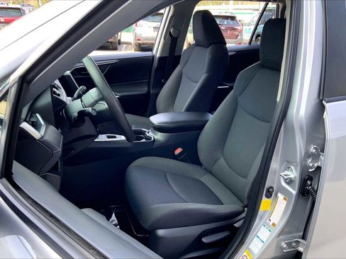 Used 2019 Toyota RAV4 LE w/ All Weather Liner Package image 9