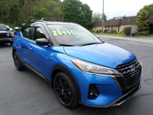 Used 2024 Nissan Kicks SR w/ SR Premium Package FWD image 1
