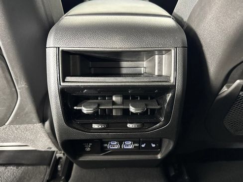 Certified 2023 Jeep Grand Cherokee Limited w/ Black Appearance Package AWD/4WD image 30