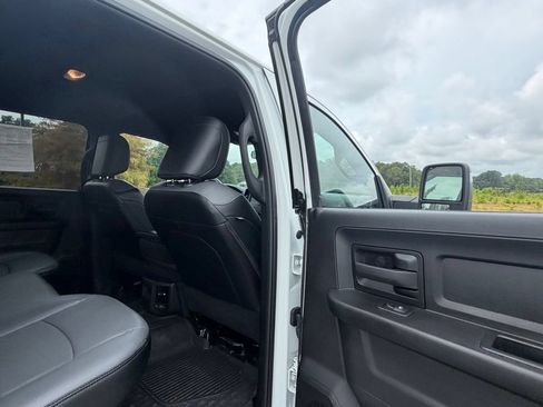 Used 2024 RAM 2500 Tradesman w/ Chrome Appearance Group RWD image 40