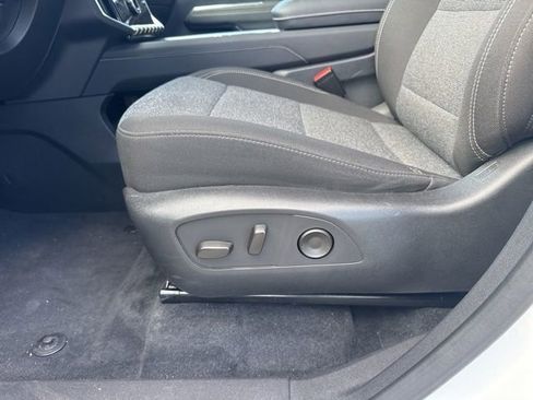 Used 2025 GMC Acadia Elevation image 19