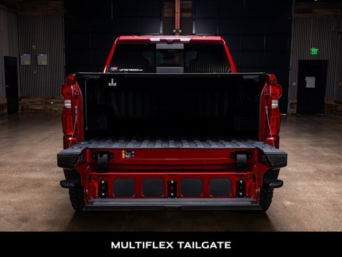 Used 2024 Chevrolet Silverado 1500 High Country AWD/4WD image 9
