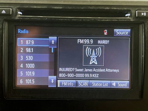 Used 2014 Toyota Camry LE FWD image 10