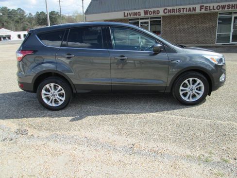 Used 2017 Ford Escape SE image 56