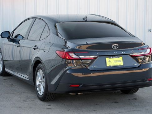 Used 2025 Toyota Camry LE image 46