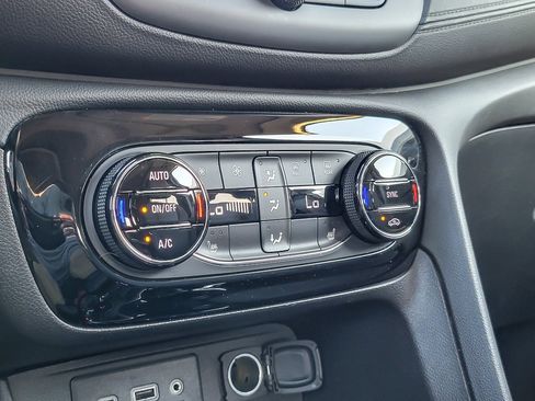 Certified 2023 Buick Encore GX Select w/ Experience Buick Package image 16