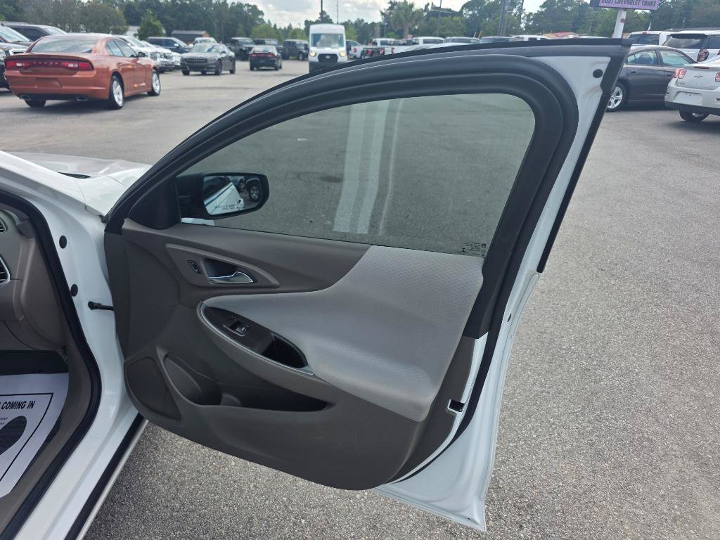 Used 2018 Chevrolet Malibu LS FWD image 10