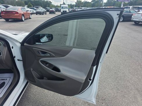 Used 2018 Chevrolet Malibu LS FWD image 10