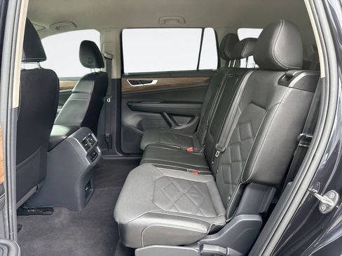 Used 2024 Volkswagen Atlas SE AWD/4WD image 23