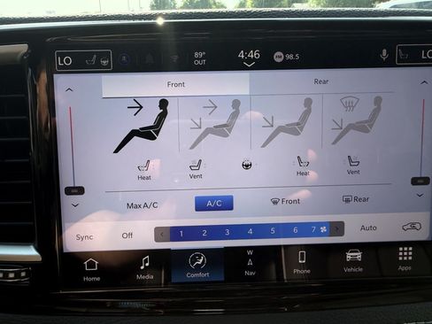 New 2027 Chrysler Pacifica Limited AWD/4WD image 16