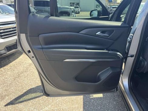 Used 2024 Chevrolet Traverse LS AWD/4WD image 16