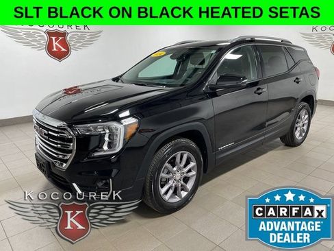 Used 2024 GMC Terrain SLT AWD/4WD image 3