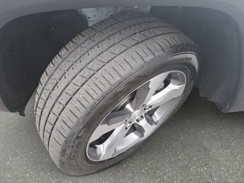 Used 2023 Jeep Grand Cherokee L Limited image 34