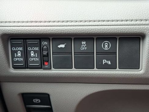 Used 2023 Honda Odyssey Touring image 24