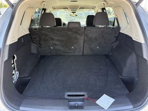 Used 2025 Nissan Rogue SV image 32