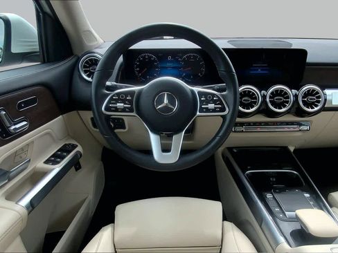 Used 2023 Mercedes-Benz GLB 250 image 6