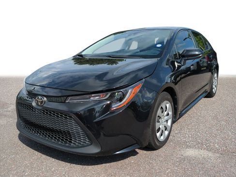 Certified 2021 Toyota Corolla LE FWD image 1