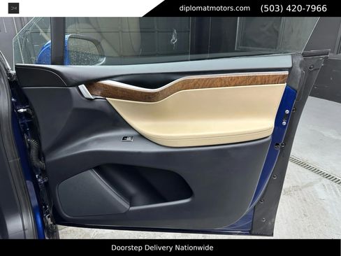 Used 2016 Tesla Model X 90D image 29