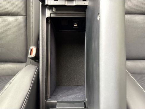 Used 2023 Toyota Crown Limited image 35