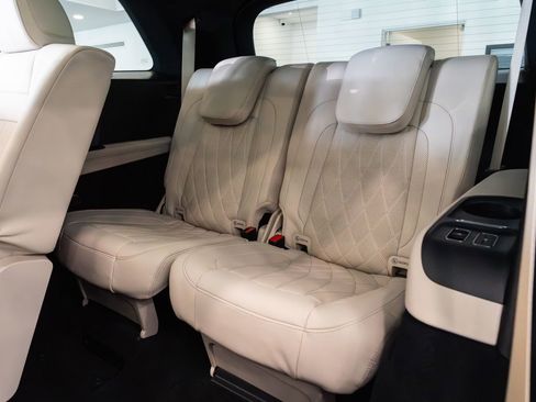 Used 2021 Mercedes-Benz GLS 63 AMG 4MATIC w/ Acoustic Comfort Package image 22
