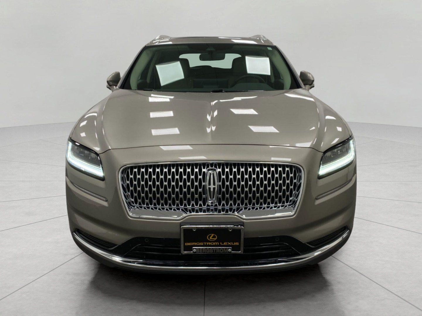 Used 2023 Lincoln Nautilus Reserve w/ Equipment Group 201A AWD/4WD image 11