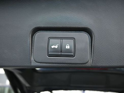 Used 2024 Nissan Rogue SV image 9