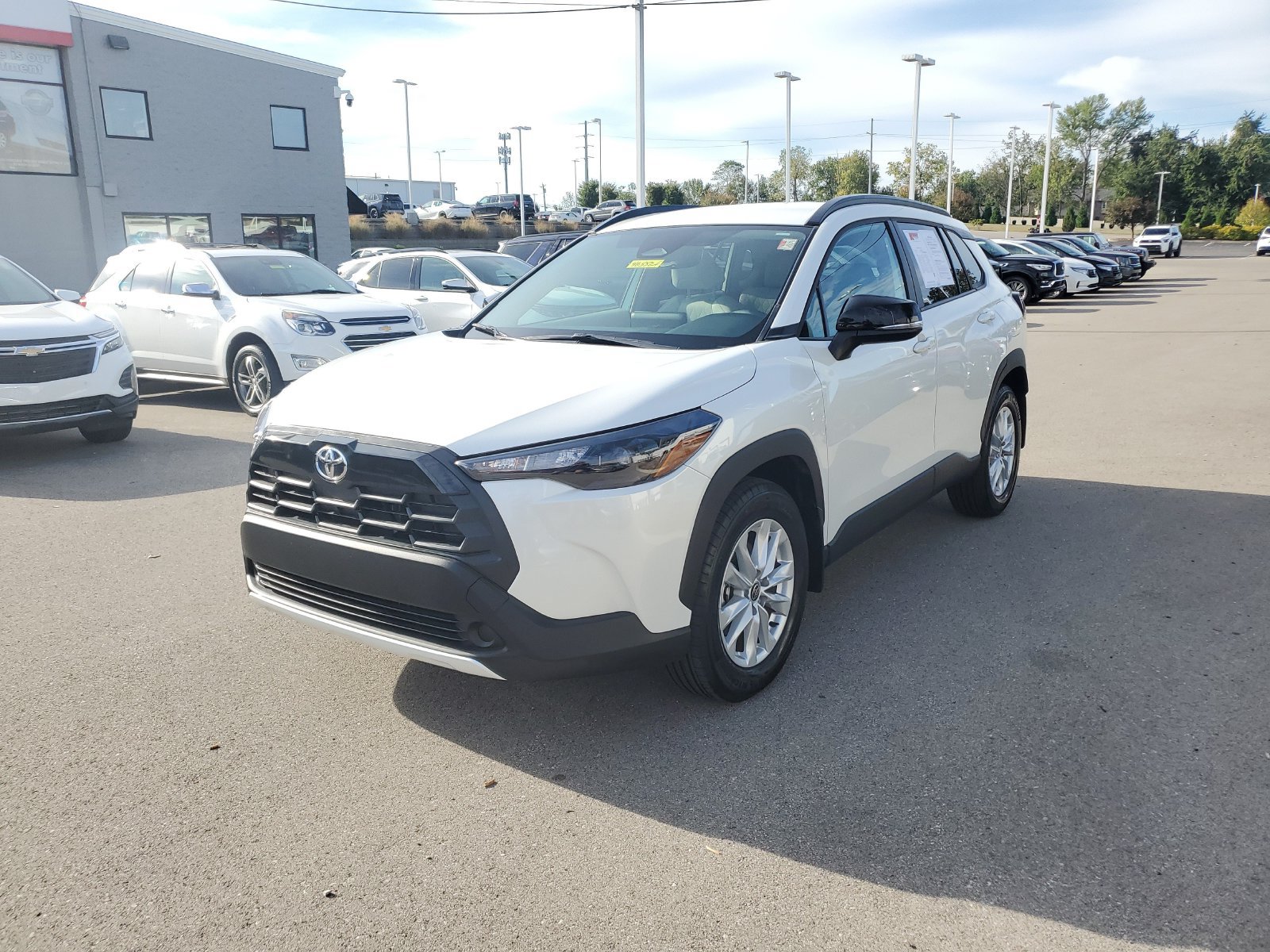Used 2026 Toyota Corolla Cross LE AWD/4WD image 2