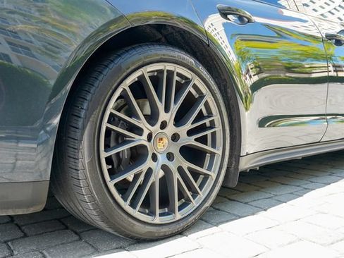Used 2023 Porsche Panamera 4 Platinum Edition AWD/4WD image 47
