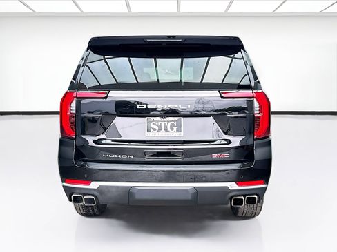 Used 2025 GMC Yukon XL Denali AWD/4WD image 5