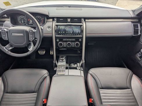 Used 2018 Land Rover Discovery HSE AWD/4WD image 15
