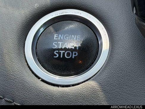 Used 2020 Toyota Highlander Limited FWD image 28
