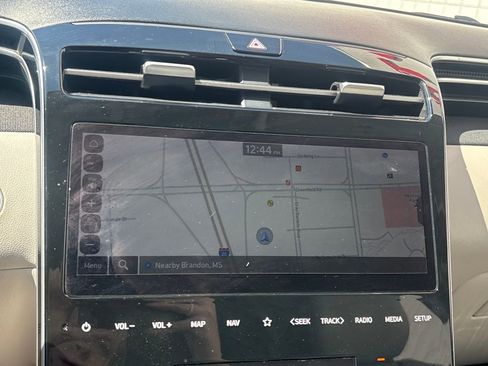 Used 2023 Hyundai Tucson Limited image 11