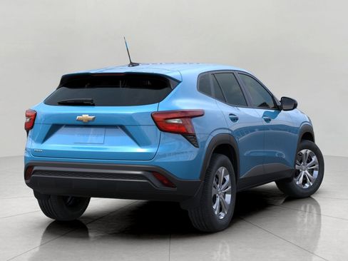Used 2026 Chevrolet Trax LS FWD image 4