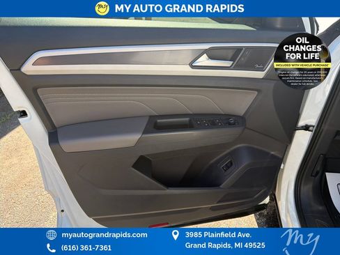 Used 2023 Volkswagen Atlas SEL Premium AWD/4WD image 10