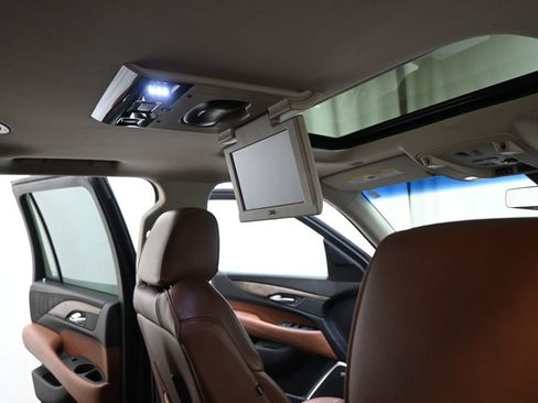 Used 2017 Cadillac Escalade Premium Luxury AWD/4WD image 13