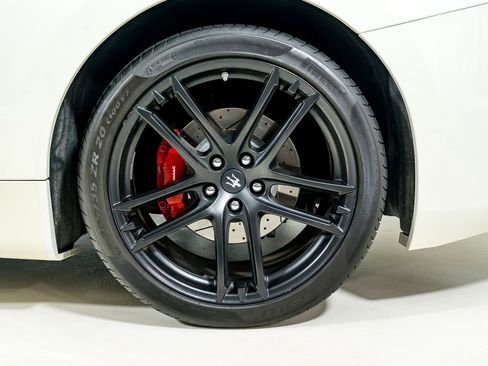 Used 2018 Maserati GranTurismo Sport image 13