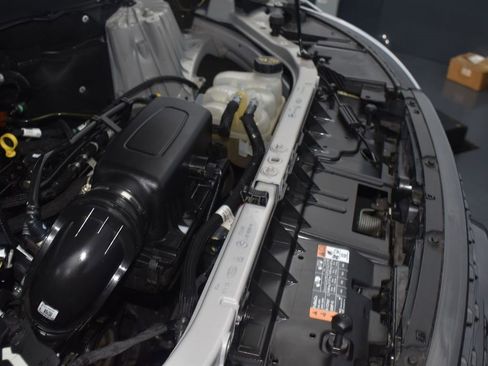 Used 2022 Ford Explorer XLT w/ Equipment Group 202A image 17