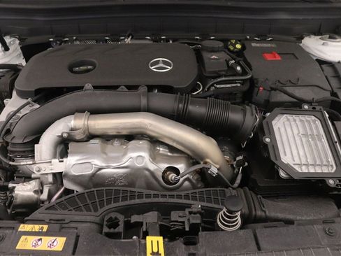 New 2025 Mercedes-Benz GLB 250 image 11