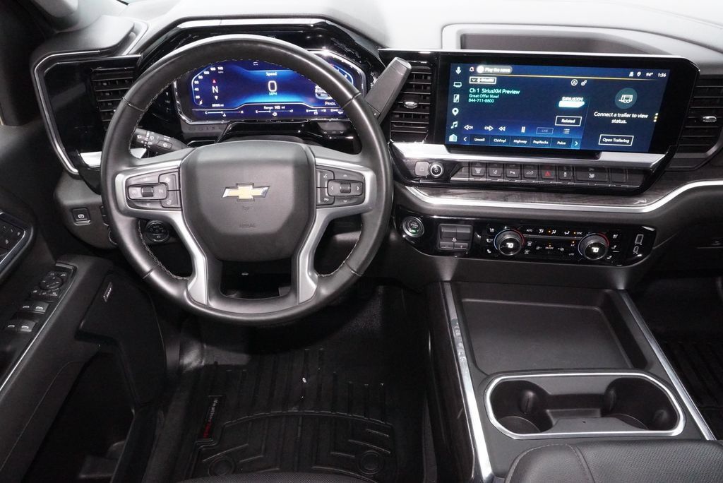Used 2025 Chevrolet Silverado 2500 LTZ w/ LTZ Convenience Package AWD/4WD image 24