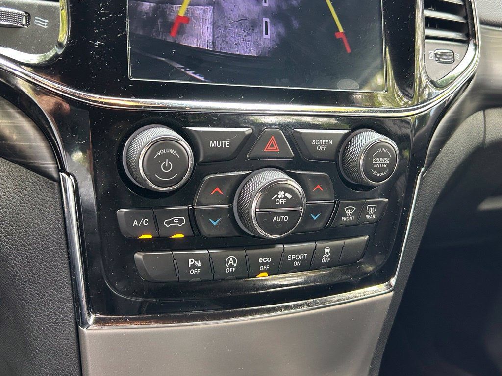 Certified 2019 Jeep Grand Cherokee Laredo w/ Laredo X Package RWD image 25