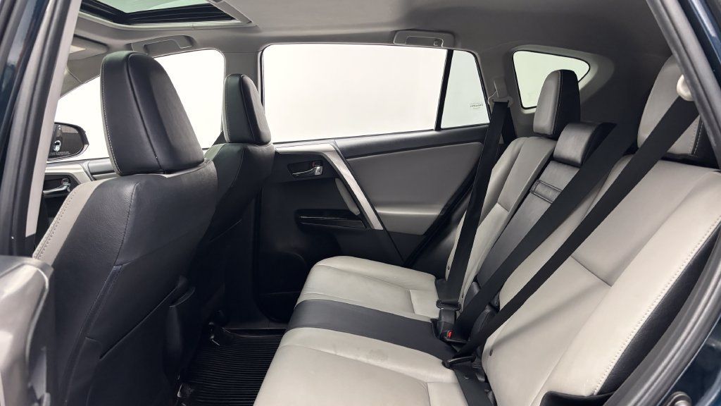 Used 2018 Toyota RAV4 Limited w/ Advanced Technology Package AWD/4WD image 19