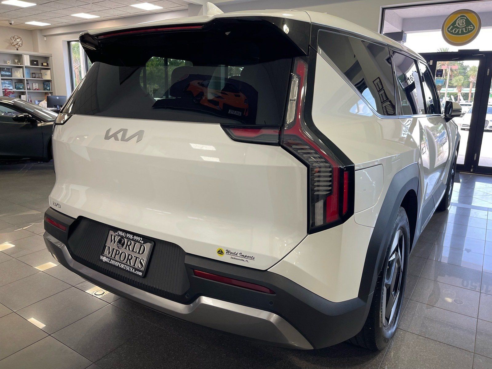 Used 2024 Kia EV9 Light RWD image 18