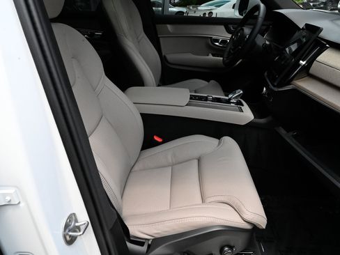 Used 2025 Volvo XC90 T8 Ultra w/ Protection Package Premier AWD/4WD image 57