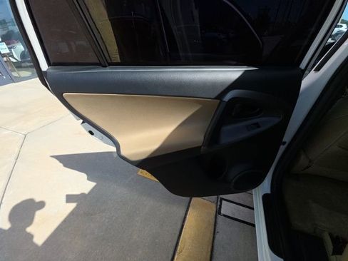 Used 2012 Toyota RAV4 FWD w/ Value Pkg image 21