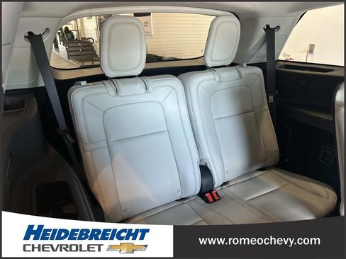 Used 2025 Lincoln Aviator Reserve w/ Equipment Group 201A AWD/4WD image 37