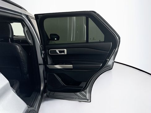Used 2022 Ford Explorer XLT w/ Equipment Group 202A image 33