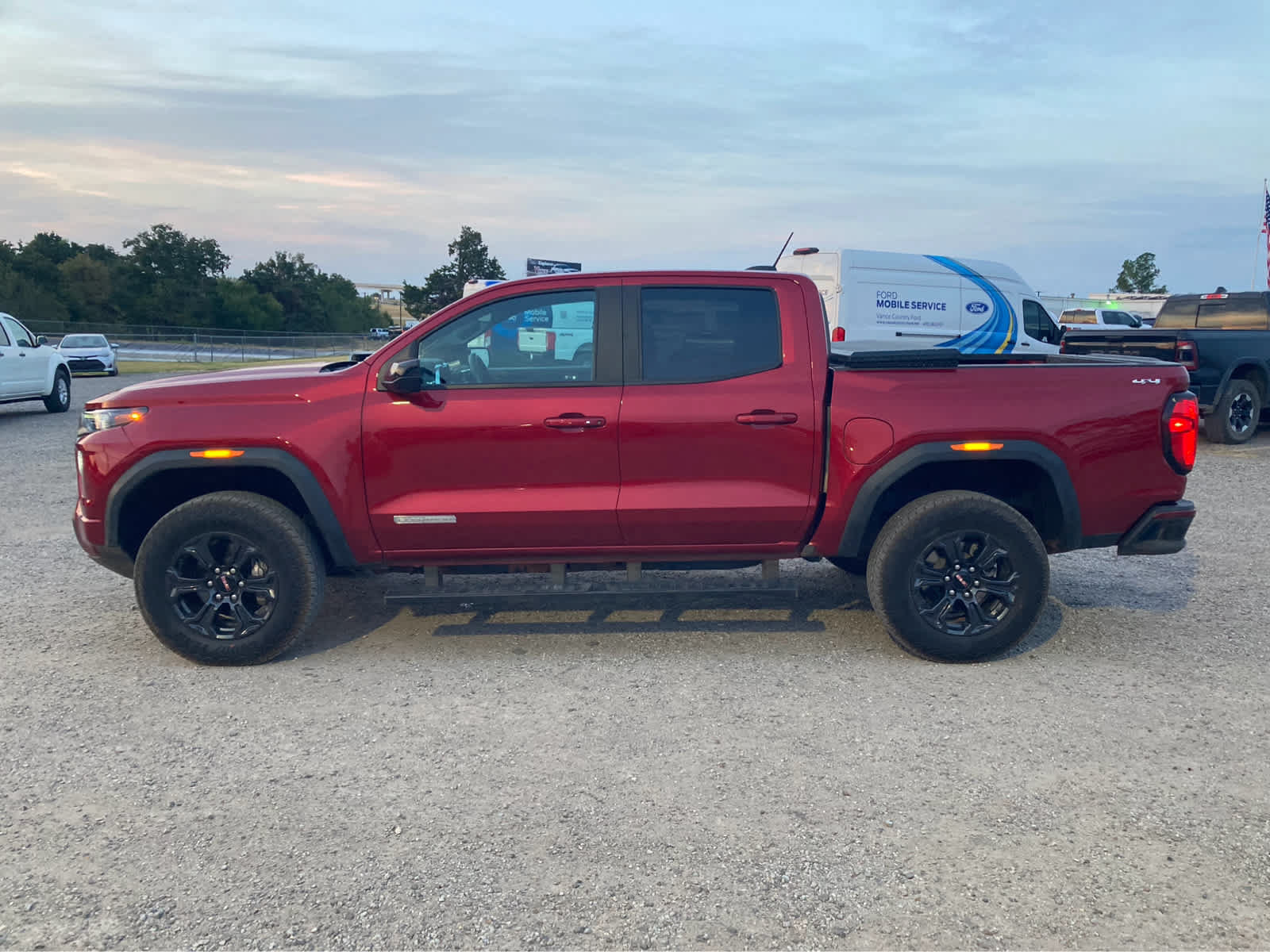 Used 2024 GMC Canyon Elevation w/ Elevation Premium Package AWD/4WD image 3