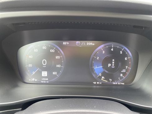 Used 2021 Volvo XC40 T5 R-Design image 28