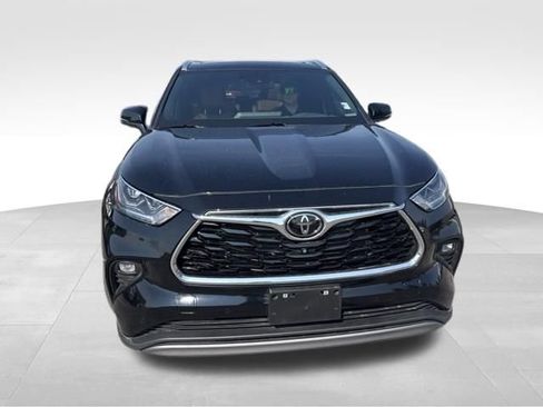 Used 2024 Toyota Highlander Platinum AWD/4WD image 5
