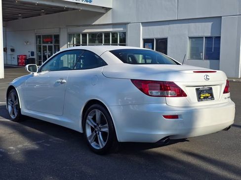 Used 2015 Lexus IS 250C w/ Luxury Package RWD image 3